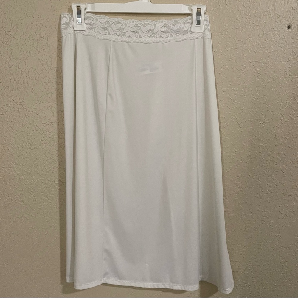 Vassaratte Women’s Adjustable Waist Half Slip
